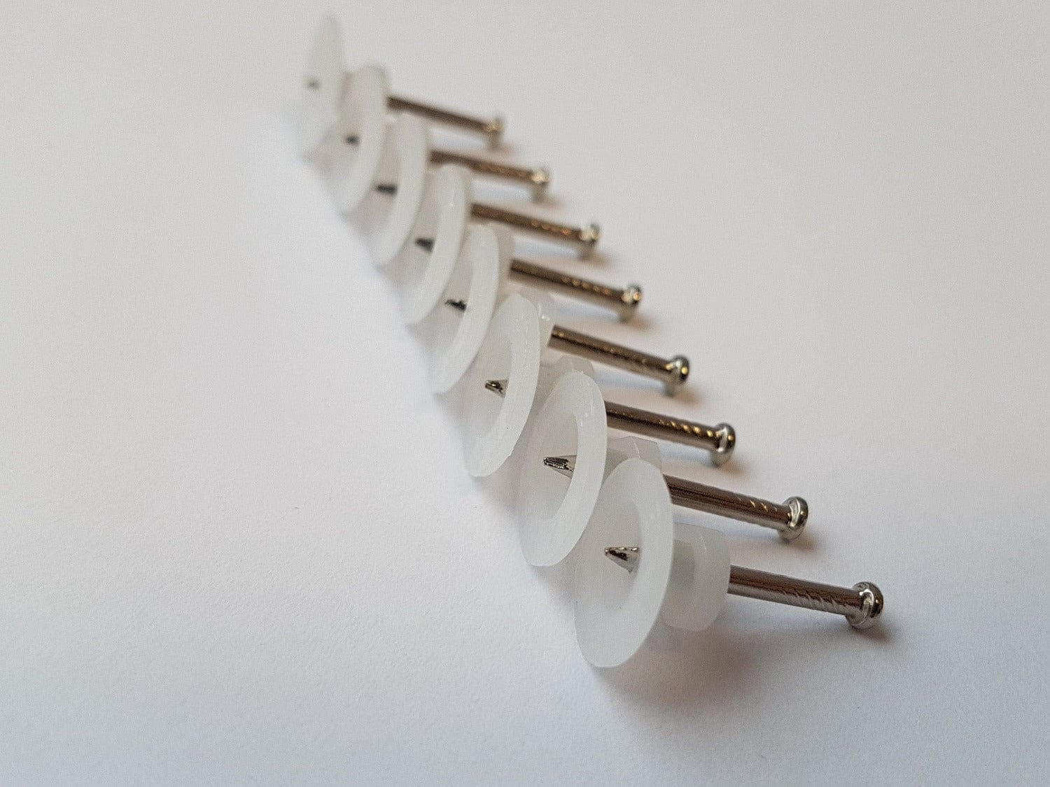 Naglas (1 gb.) E-interjers.lv