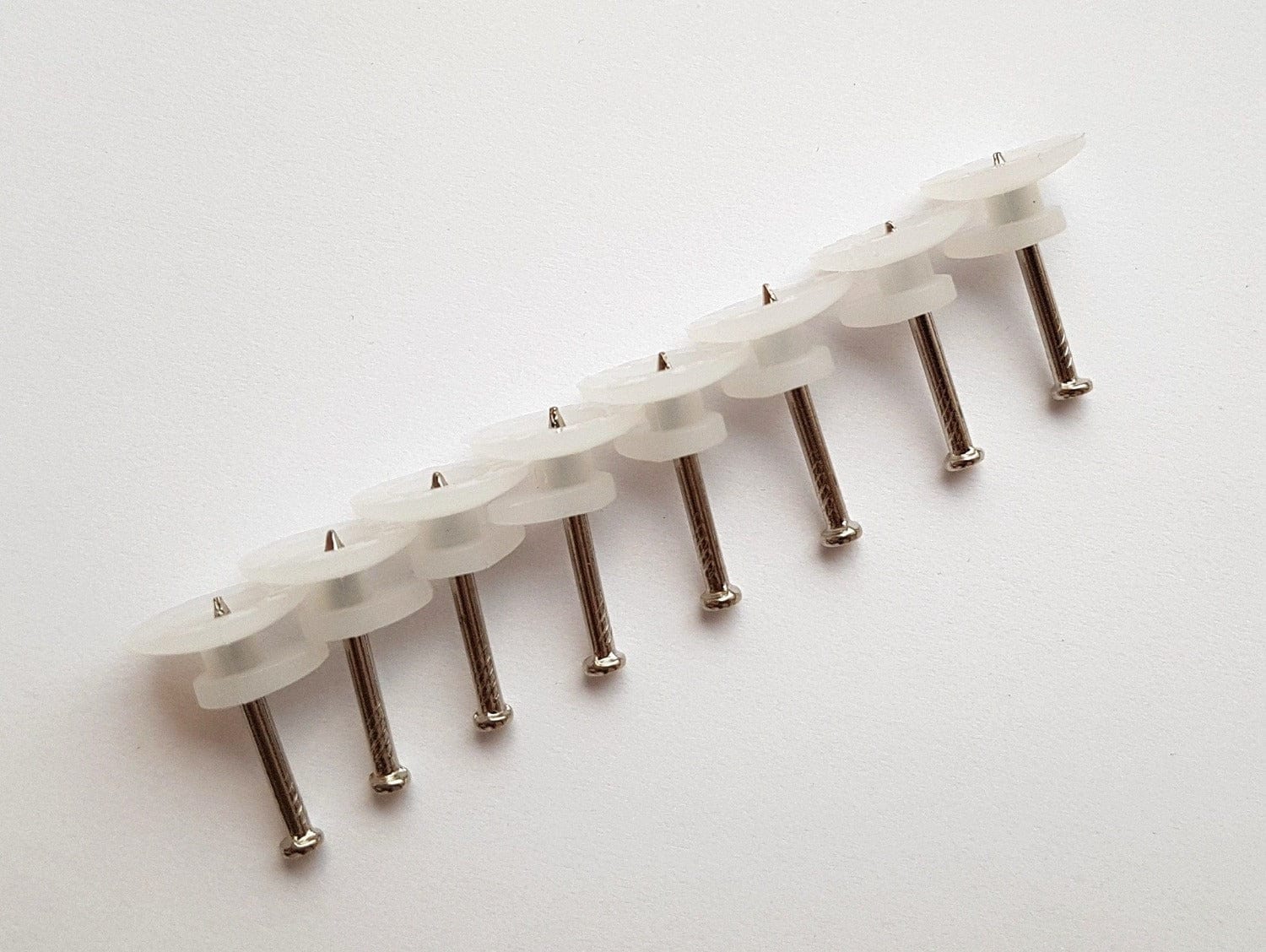 Naglas (1 gb.) E-interjers.lv