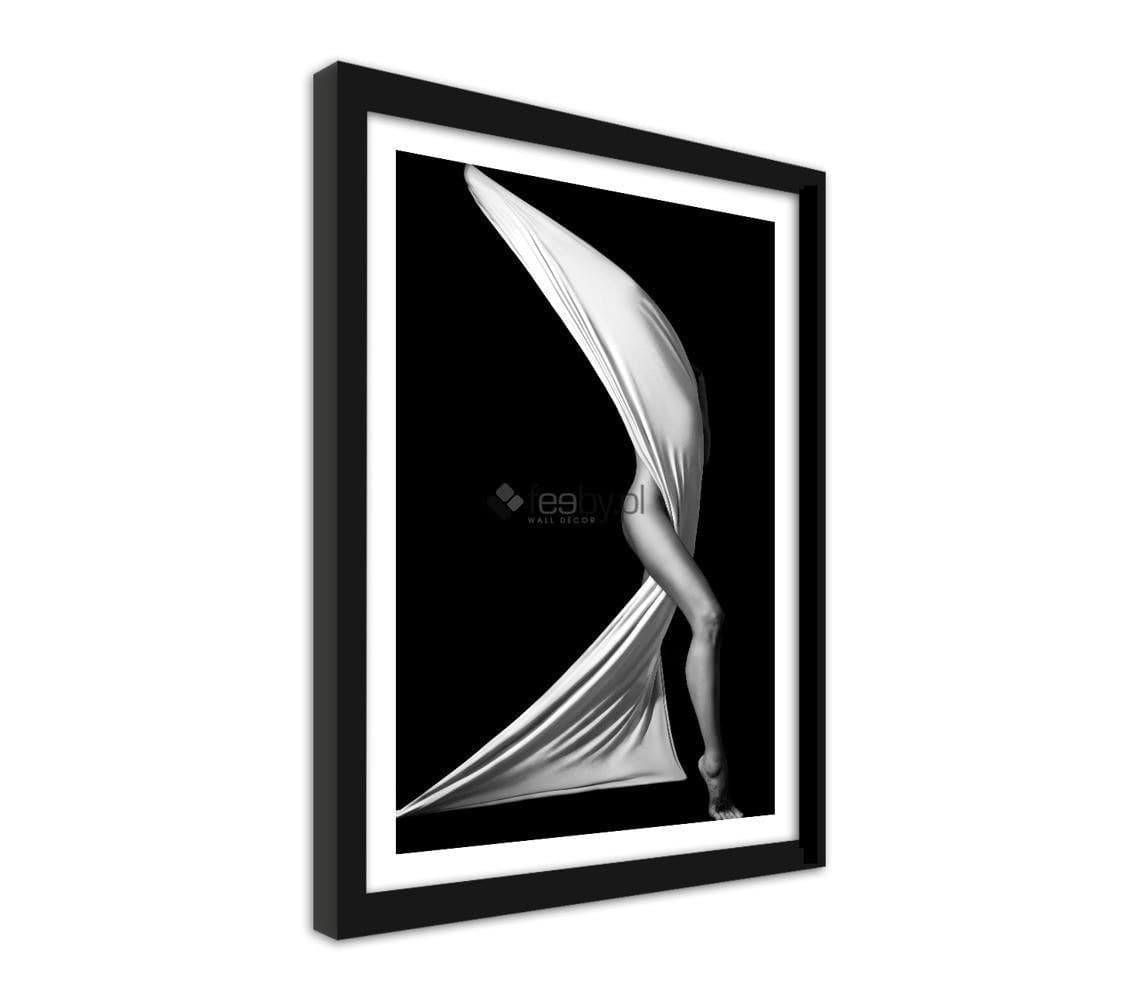 Picture in frame ZERO, The woman with the canvas  Home Trends