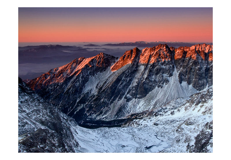 Fototapetes - Skaists saullēkts klinšainajos kalnos