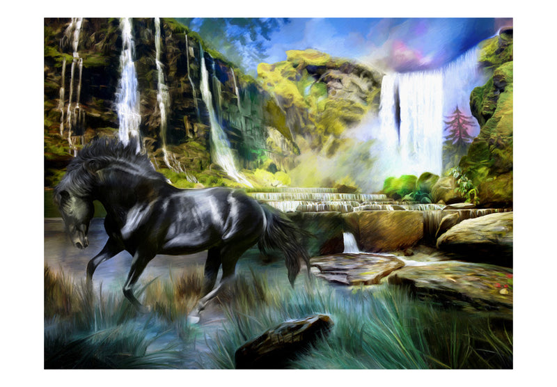 Fototapetes ar meža skatu - Zirgs uz debeszilā ūdenskrituma fona