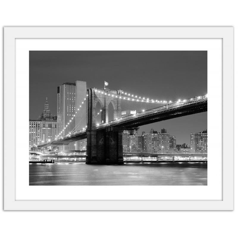 Glezna baltā rāmī - Brooklyn Bridge with a panoramic view of the city over the East River 