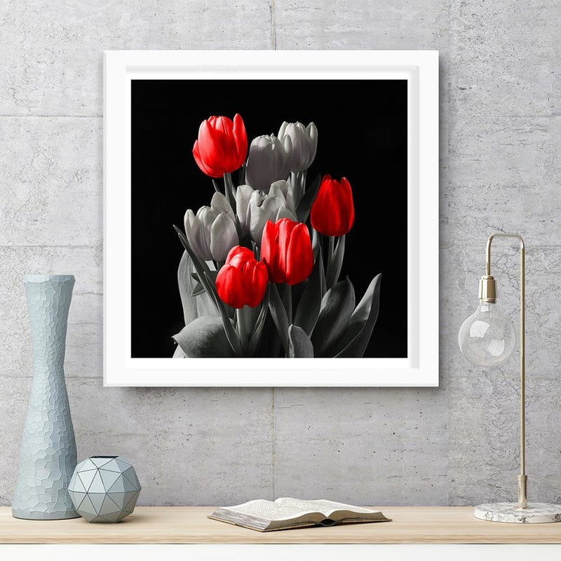 Glezna baltā rāmī - Bouquet Of Red Tulips 