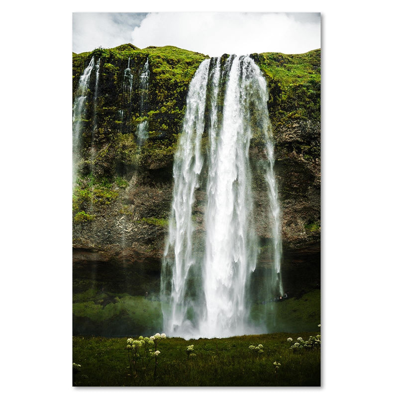 Dekoratīvais panelis - Green Waterfall In The Mountains 