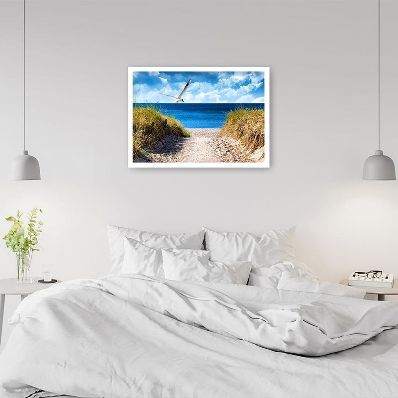 Glezna baltā rāmī - Bird Above The Beach 