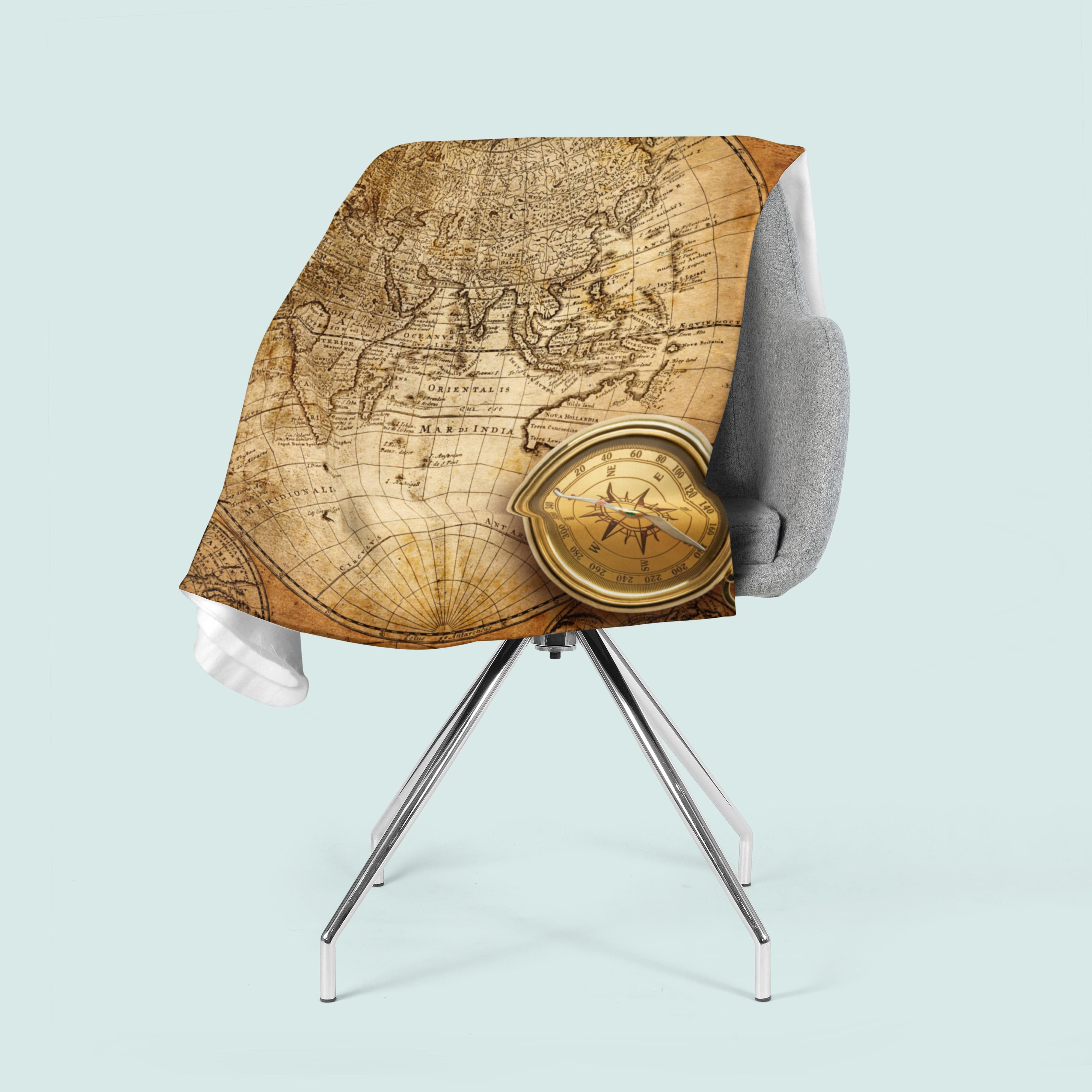 Flīsa pleds Old Compass on the Map E-interjers.lv