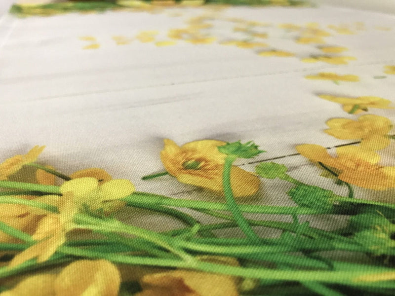 Galdauts - Dzelteni ziedi uz balta fona Home Trends