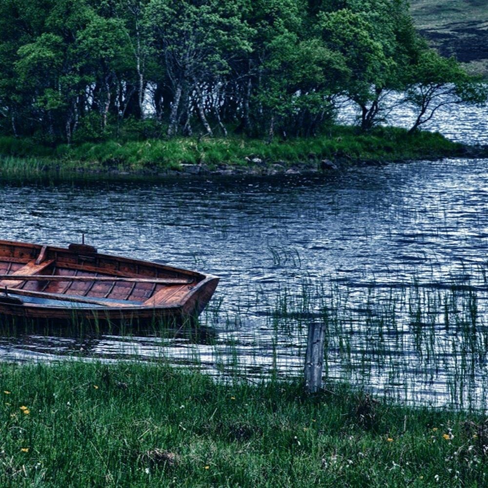 Glezna baltā rāmī - Boats On The Side Of A Mountain Lakes  Home Trends DECO