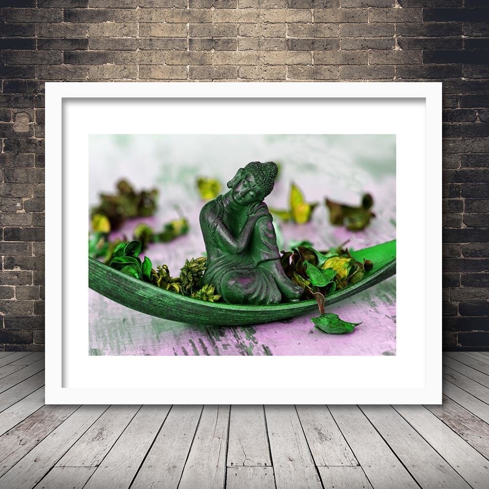 Glezna baltā rāmī - Buddha And Flakes  Home Trends DECO