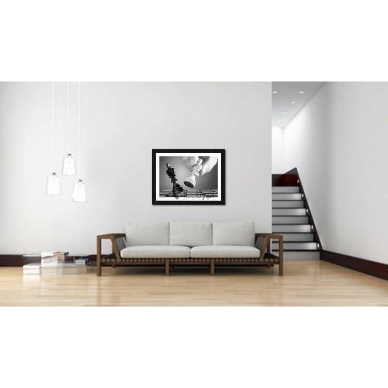 Glezna baltā rāmī - Checkmate  Home Trends DECO