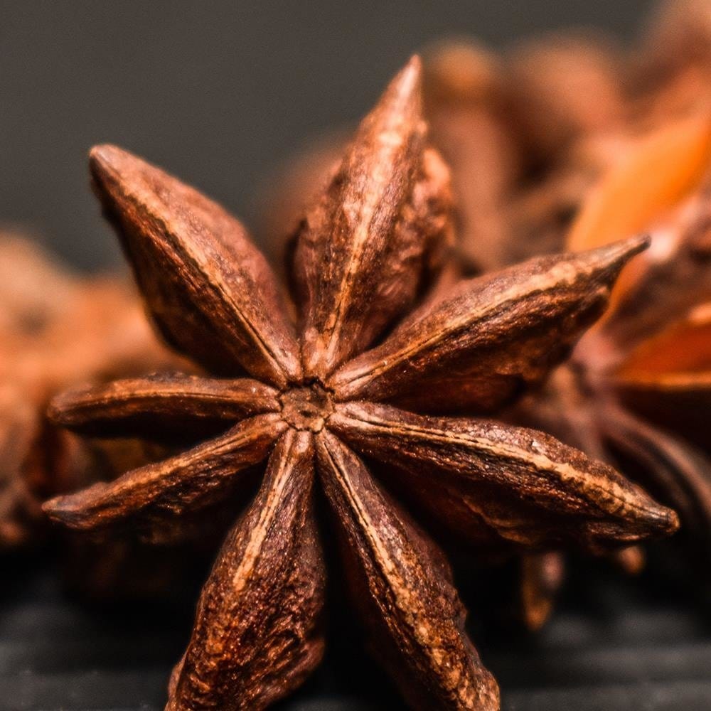 Glezna baltā rāmī - Cinnamon  Home Trends DECO