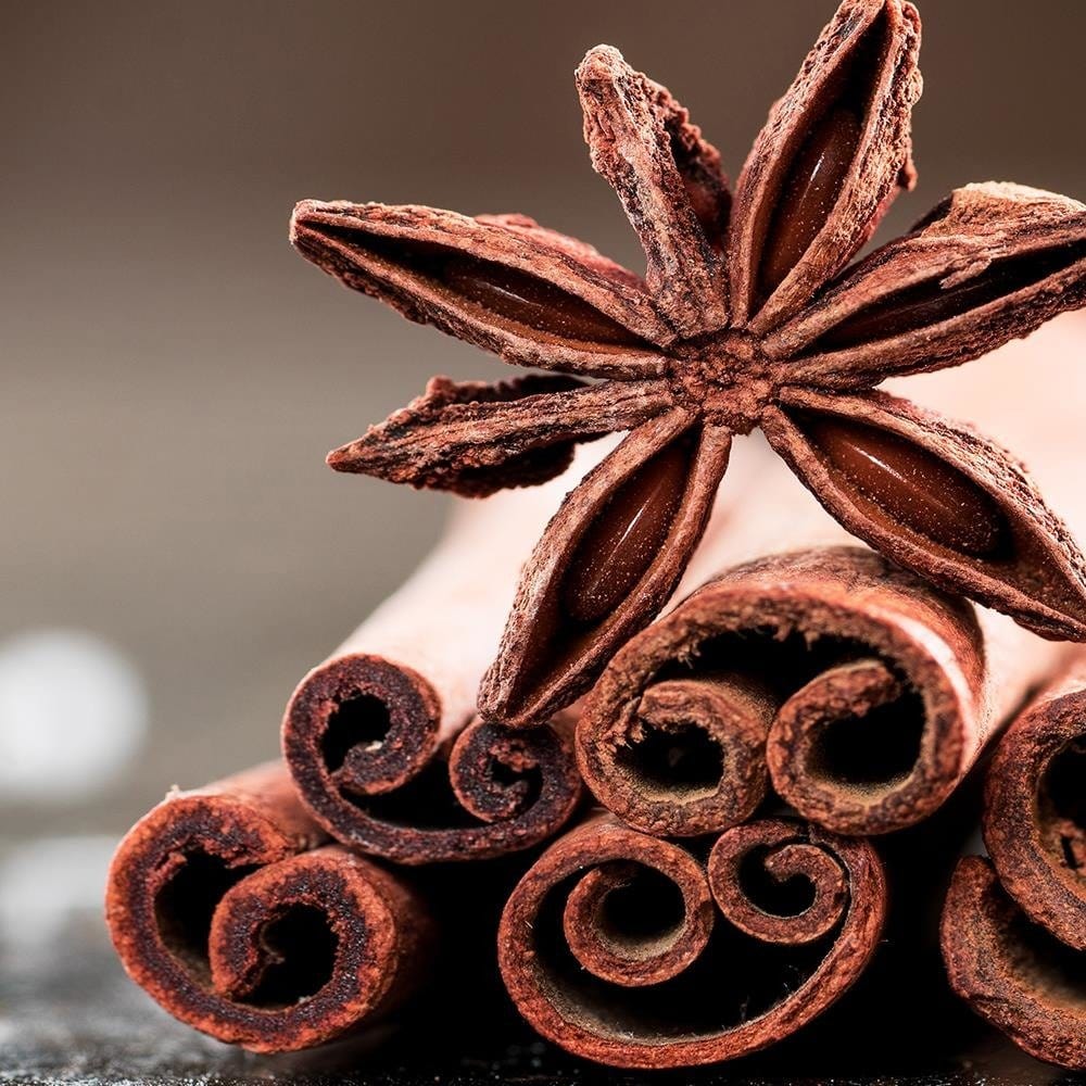 Glezna baltā rāmī - Cinnamon Sticks  Home Trends DECO