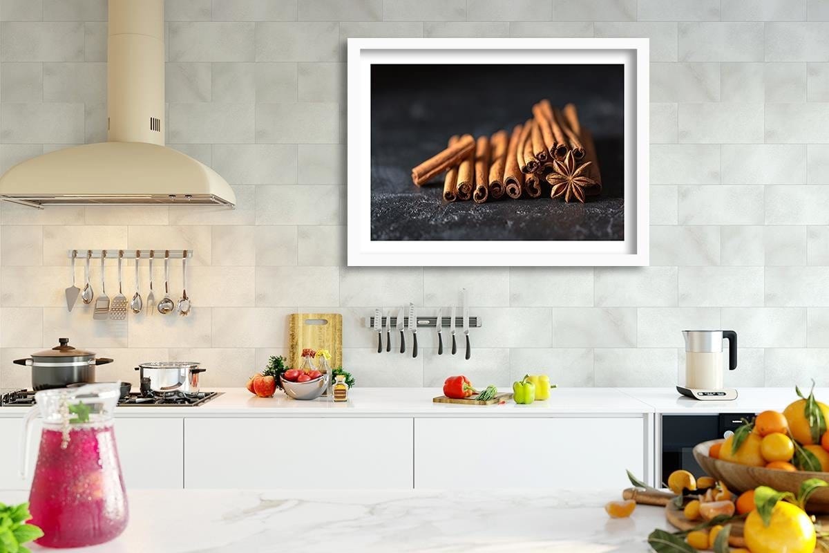 Glezna baltā rāmī - Cinnamon Sticks  Home Trends DECO