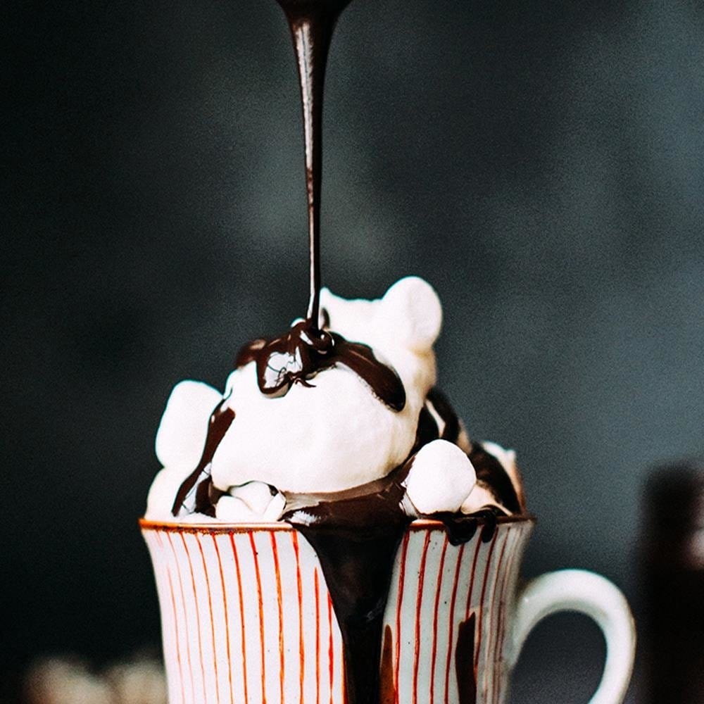 Glezna baltā rāmī - Coffee With Marshmallows  Home Trends DECO