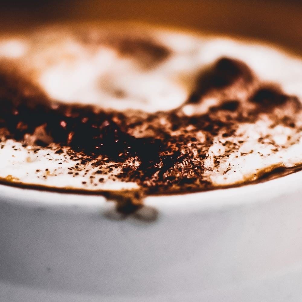 Glezna baltā rāmī - Coffee With Sprinkles  Home Trends DECO