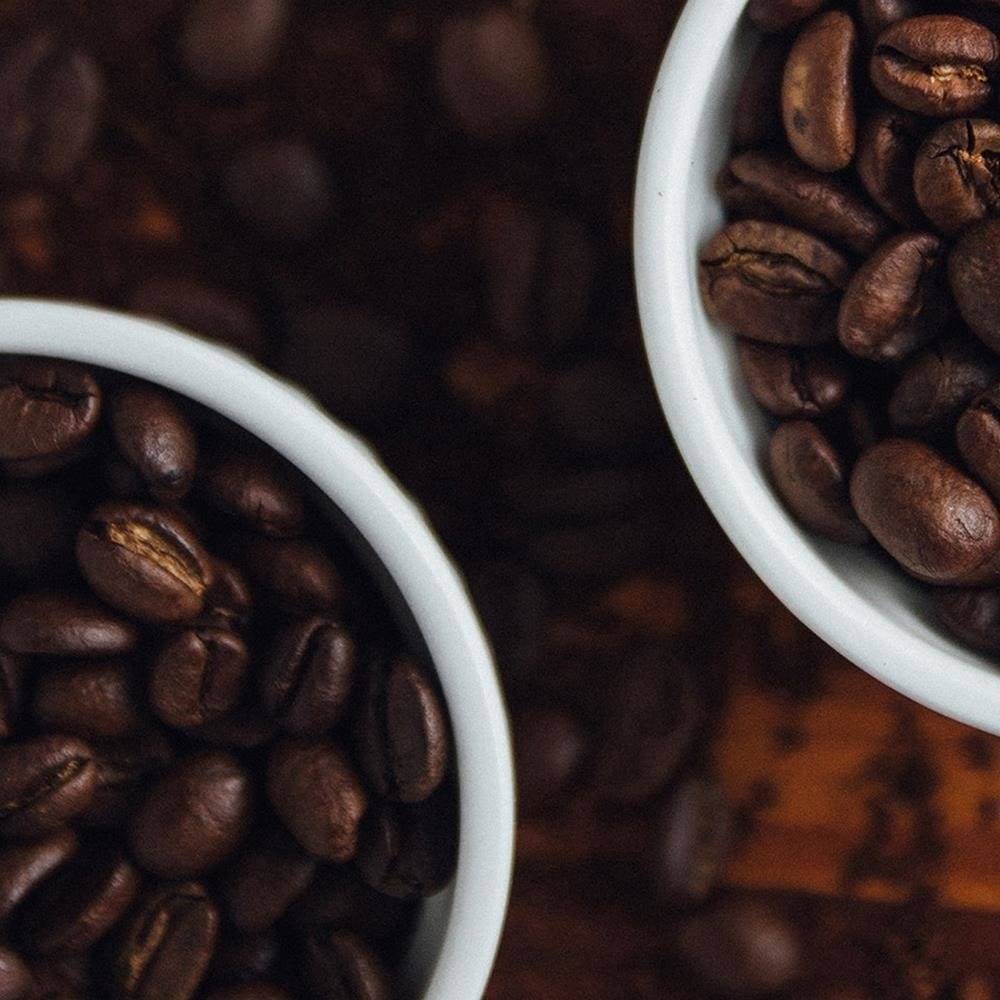 Glezna baltā rāmī - Cups Full Of Coffee  Home Trends DECO