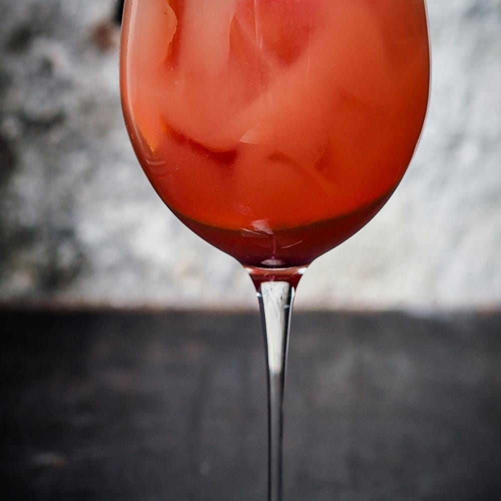 Glezna baltā rāmī - Drink With Ice  Home Trends DECO