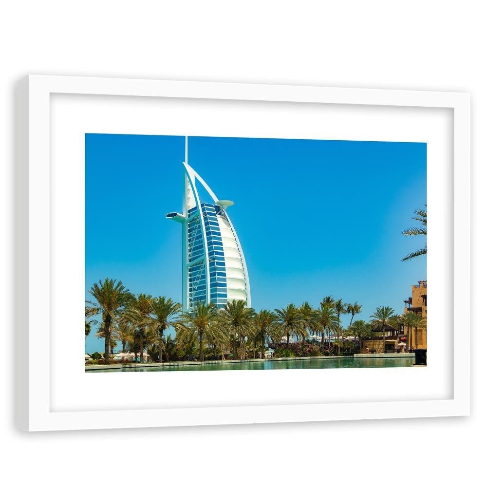 Glezna baltā rāmī - Dubai Modern Hotel  Home Trends DECO