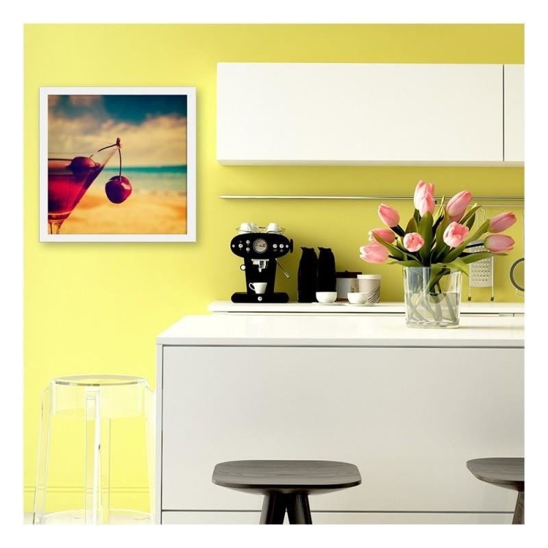 Glezna baltā rāmī - Glass with cherry  Home Trends DECO