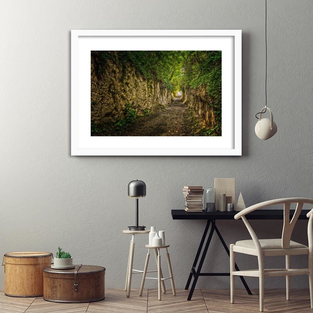 Glezna baltā rāmī - Green Gorge  Home Trends DECO