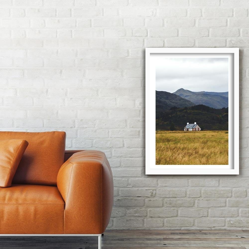 Glezna baltā rāmī - House At The Mountains  Home Trends DECO