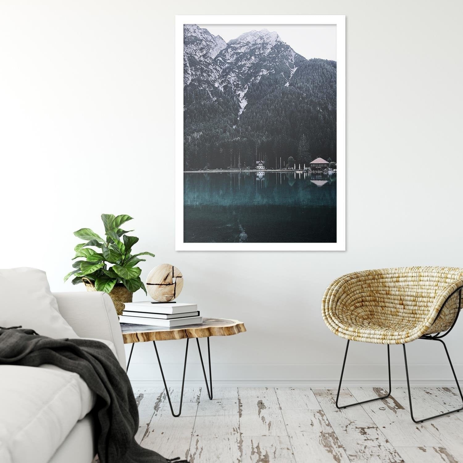 Glezna baltā rāmī - Houses The Mountain Peak  Home Trends DECO