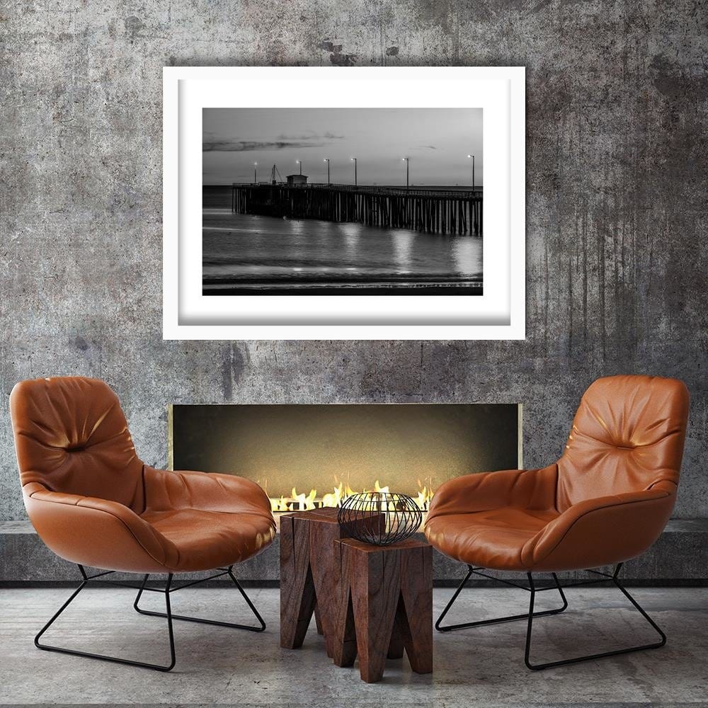 Glezna baltā rāmī - Lanterns On The Pier 3  Home Trends DECO