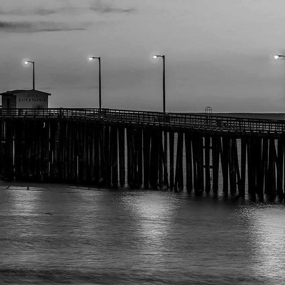 Glezna baltā rāmī - Lanterns On The Pier 3  Home Trends DECO
