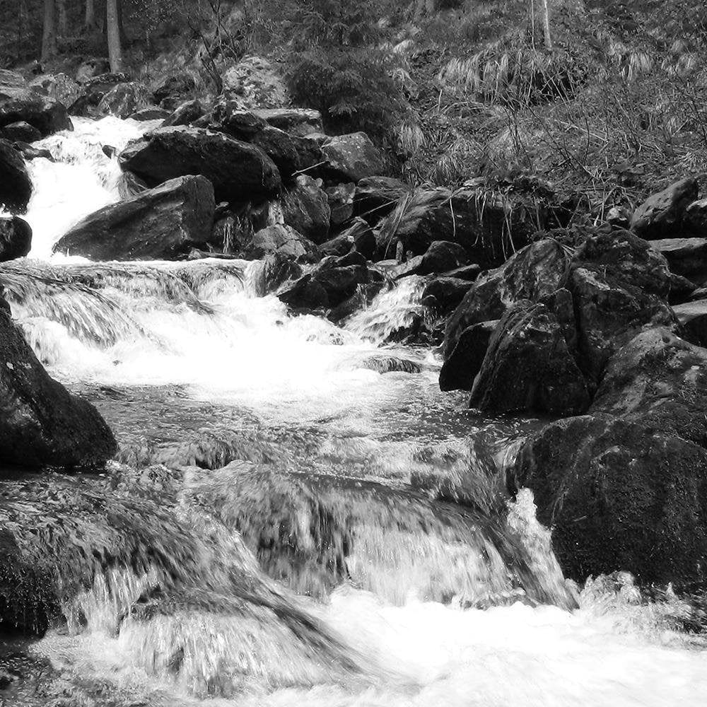 Glezna baltā rāmī - Mountain Stream 2  Home Trends DECO