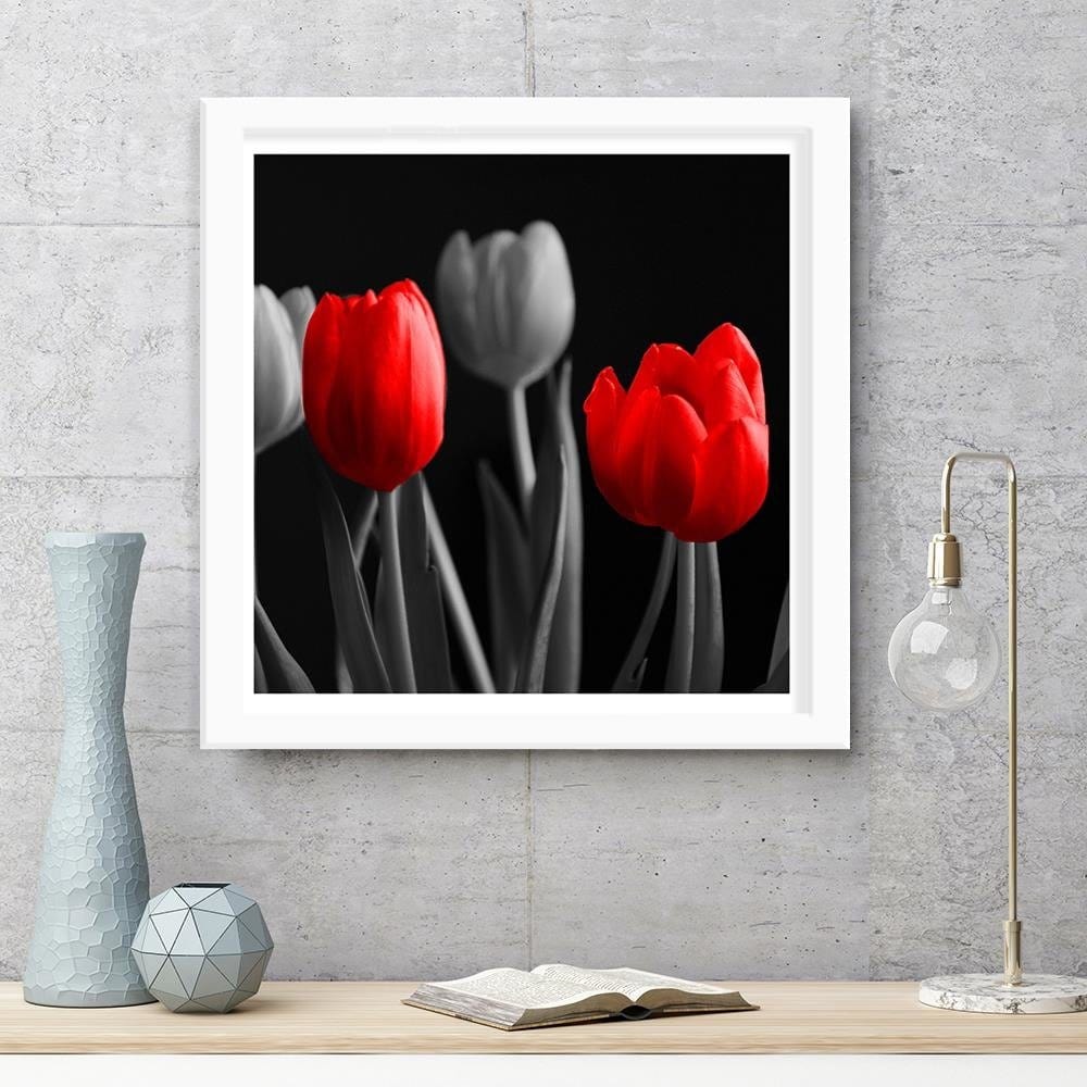 Glezna baltā rāmī - Red Tulips  Home Trends DECO