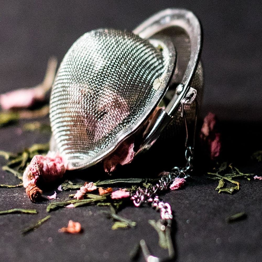 Glezna baltā rāmī - Rose Tea  Home Trends DECO