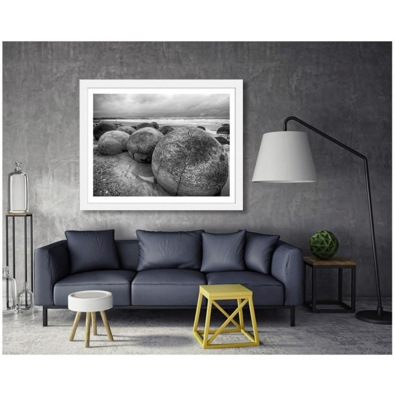 Glezna baltā rāmī - Stones on the shore  Home Trends DECO