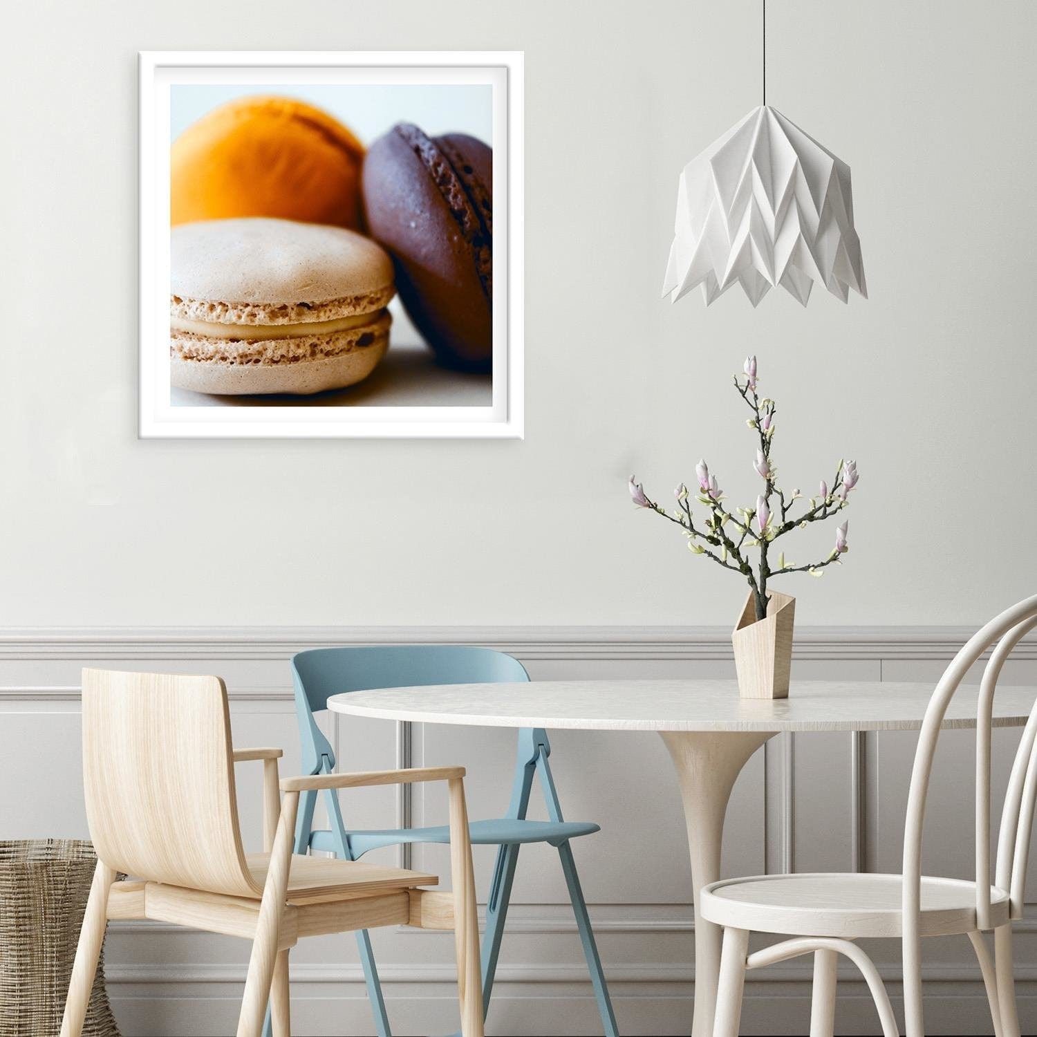 Glezna baltā rāmī - Tasty Macaroons 2  Home Trends DECO