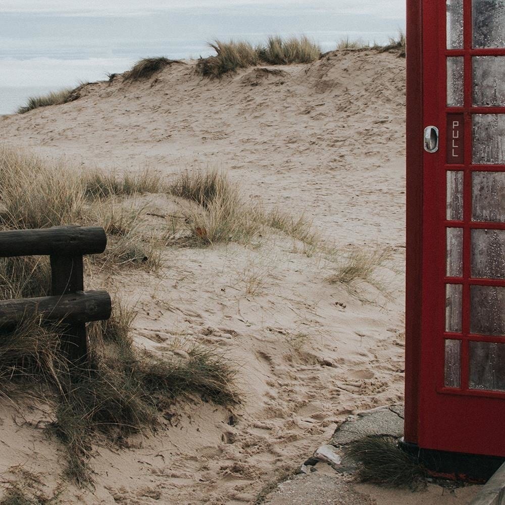 Glezna baltā rāmī - Telephone Booth On The Beach  Home Trends DECO