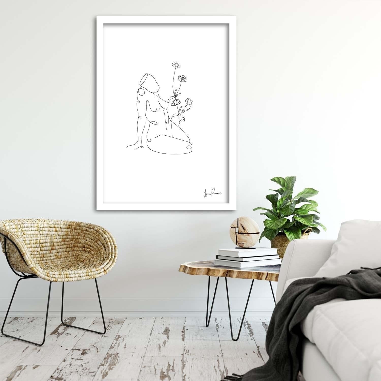 Glezna baltā rāmī - The Posing Woman  Home Trends DECO