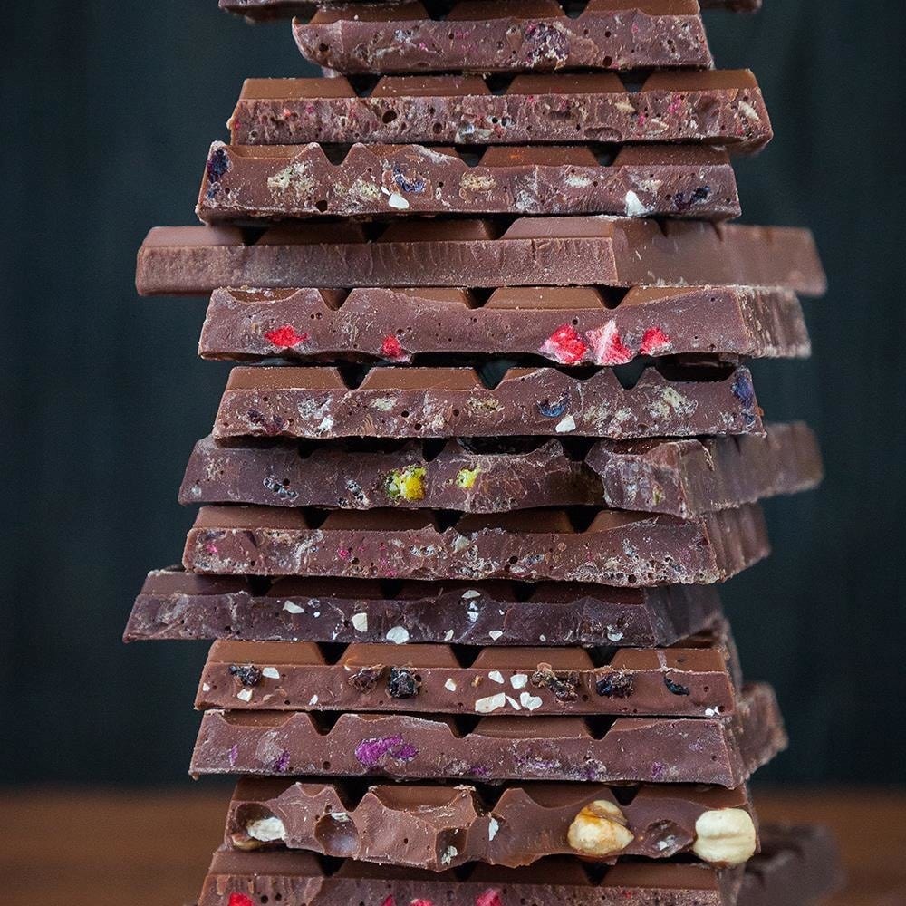 Glezna baltā rāmī - Tower With Chocolate Dessert  Home Trends DECO