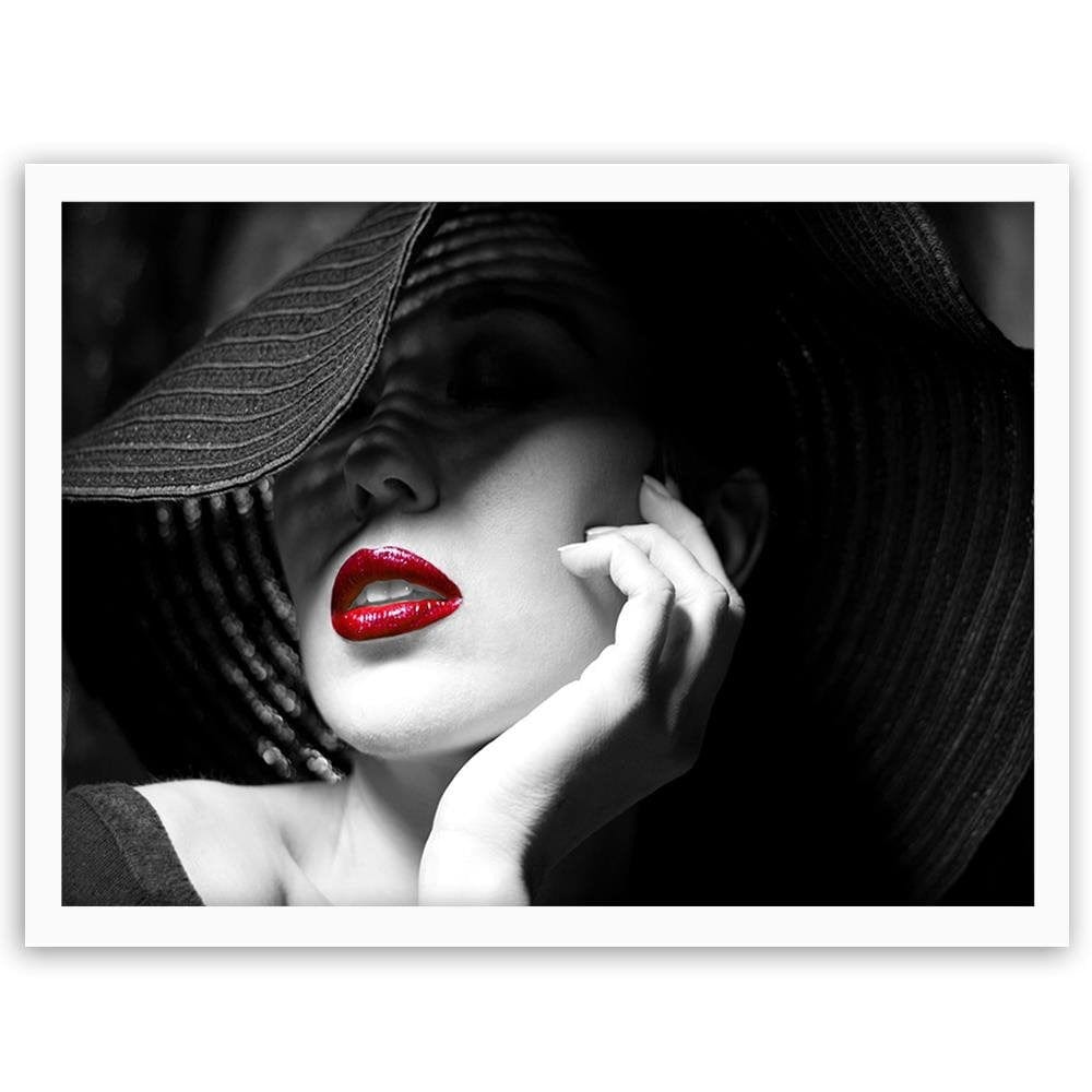 Glezna baltā rāmī - Woman In The Hat  Home Trends DECO