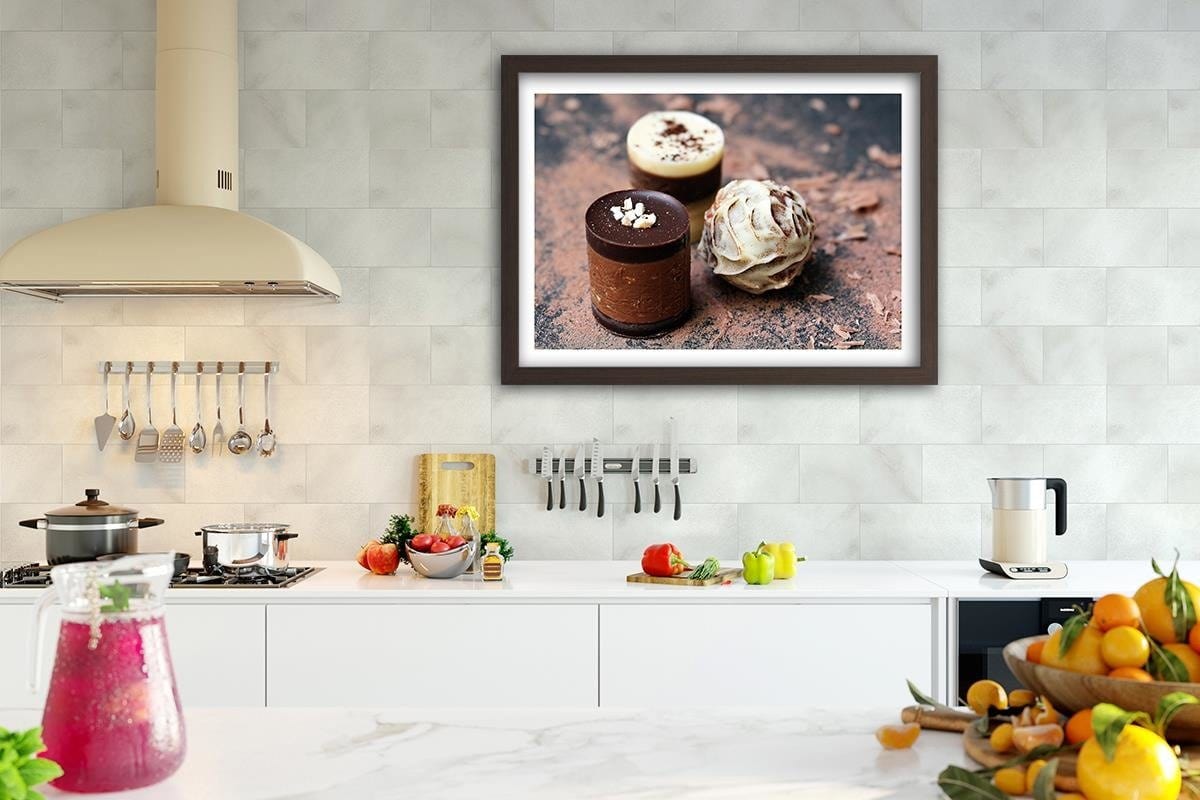 Glezna brūnā rāmī - Candy Maker  Home Trends DECO