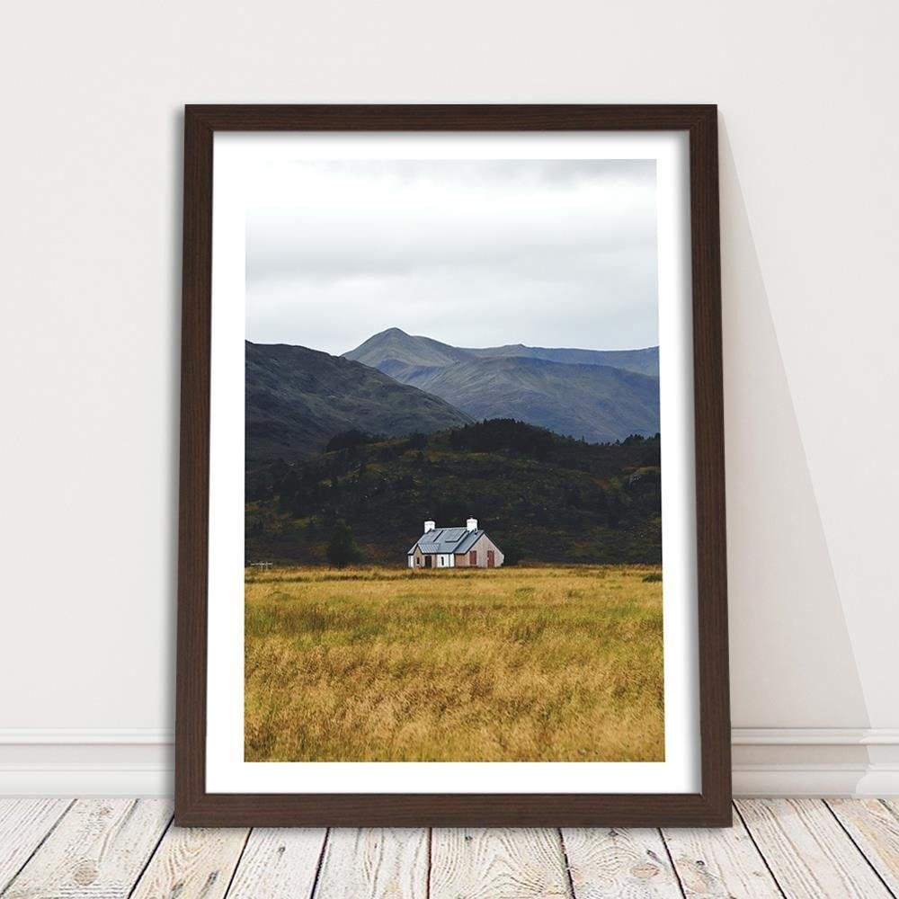 Glezna brūnā rāmī - House At The Mountains  Home Trends DECO