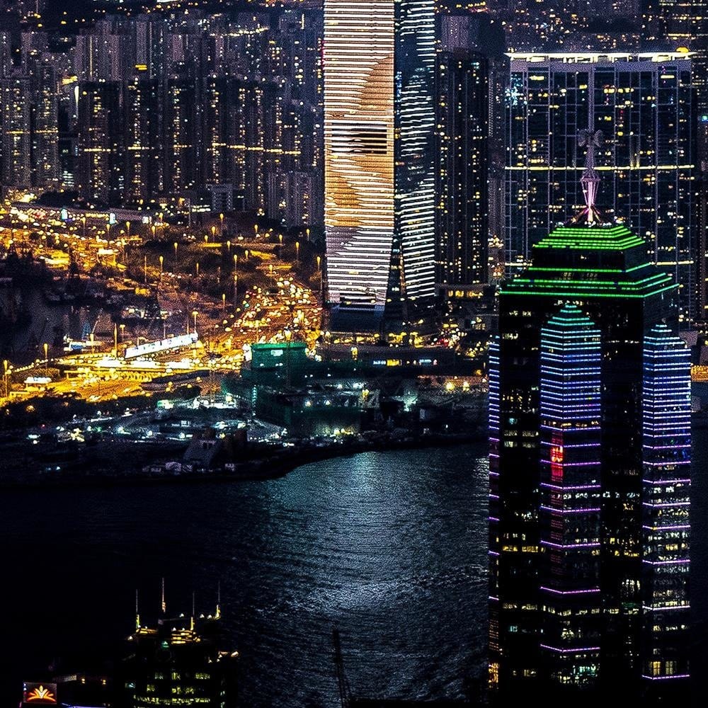 Glezna brūnā rāmī - Illuminated Skyscraper  Home Trends DECO