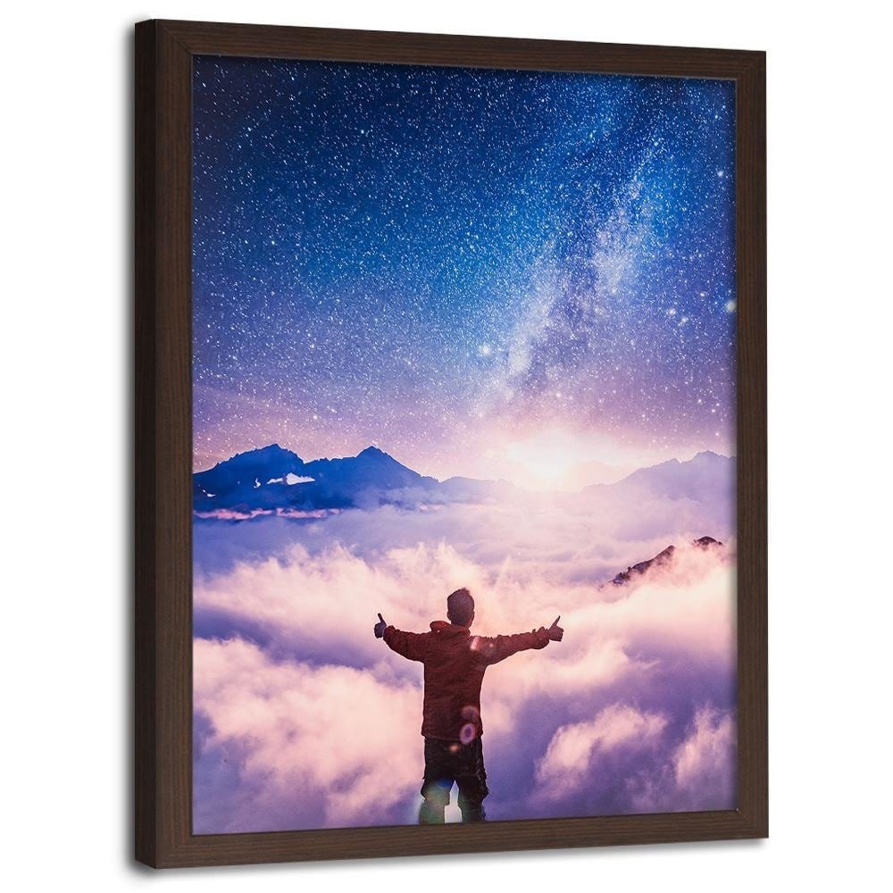 Glezna brūnā rāmī - Man And The Galaxy  Home Trends DECO